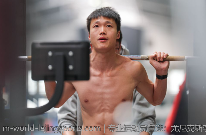 专业运动员首选：尤尼克斯李宁2026羽毛球拍新品推荐